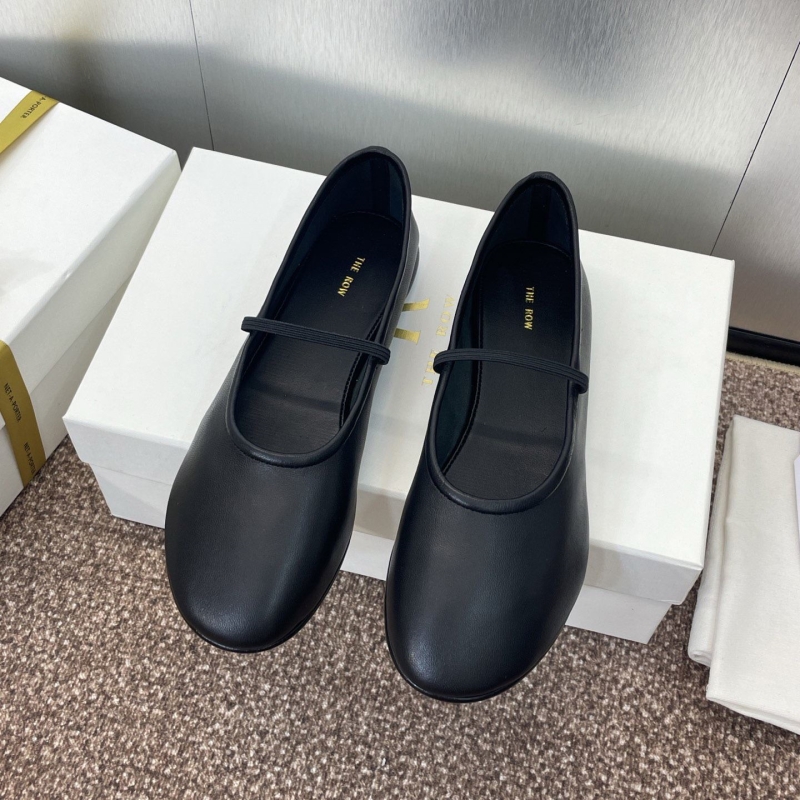 Other flat shoes